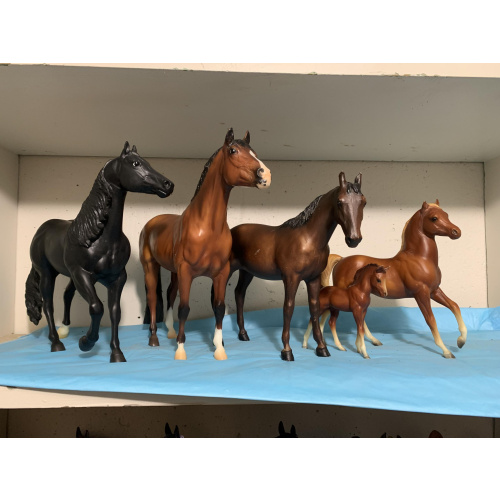 Breyer lot of 5