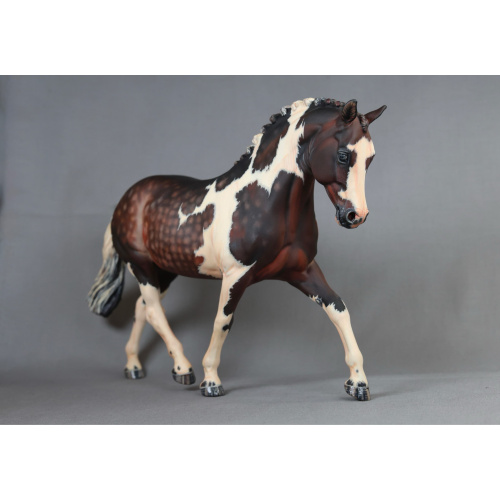 Breyer Traditional Braided Rowan | Dappled Bay W/ Heterochromia