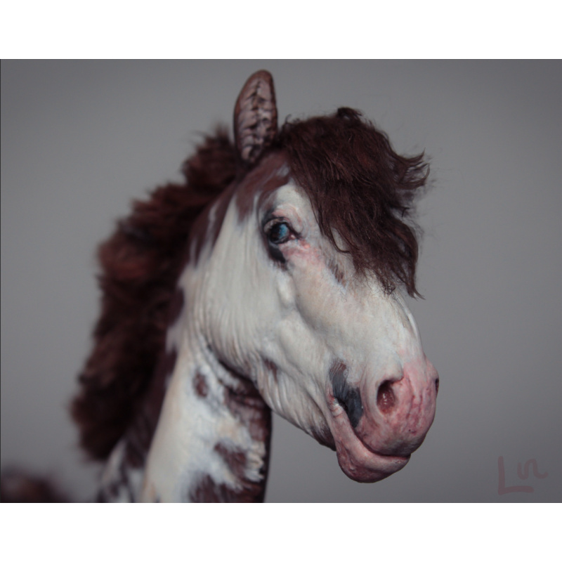 Bleikur artist resin with mohair dark red sabino