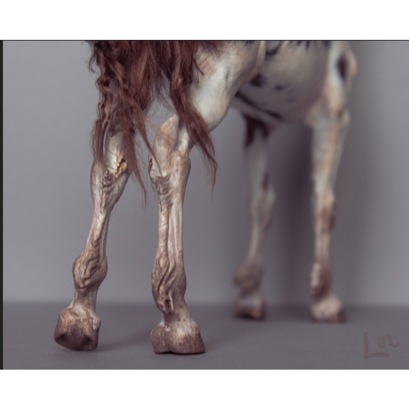 Bleikur artist resin with mohair dark red sabino