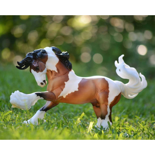 Breyer horse free shipping Gypsy Vanner
