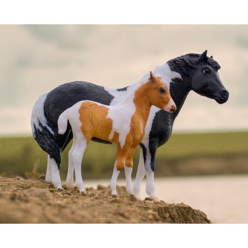 Breyer horse free shipping The Phantom & Misty Gift Set